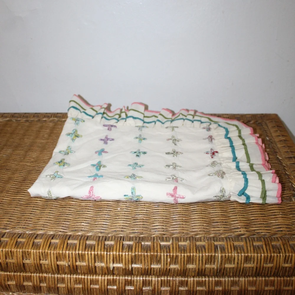 Williams Sonoma. Sham with Ruffled Trim – Multicolor Stitch Detail Sz. 26 x 20